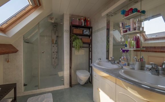 Appartementsgebouw te koop in Evere