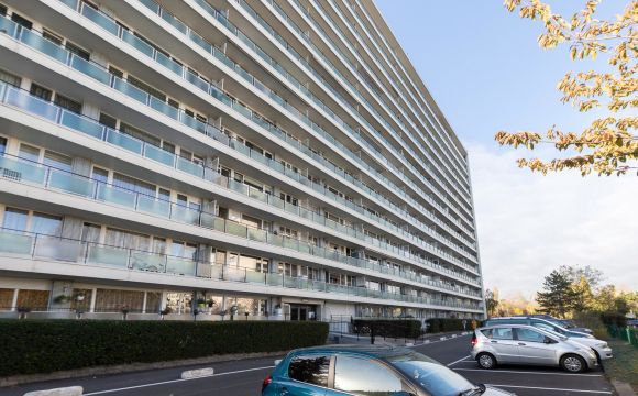 Closed garage for sale in Evere