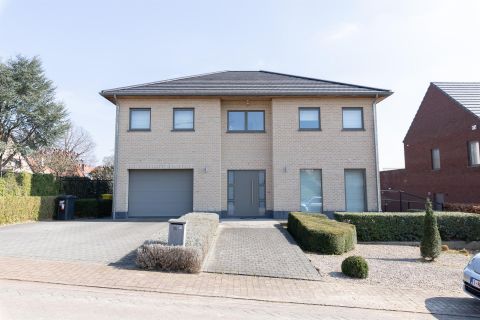 Exceptional house for rent in Wezembeek-Oppem