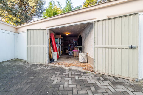 Gesloten garagebox te huur in Sint-Lambrechts-Woluwe