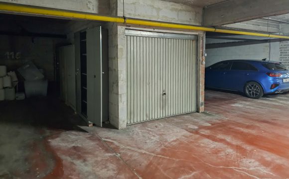 Gesloten garagebox te koop in Evere