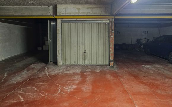 Gesloten garagebox te koop in Evere