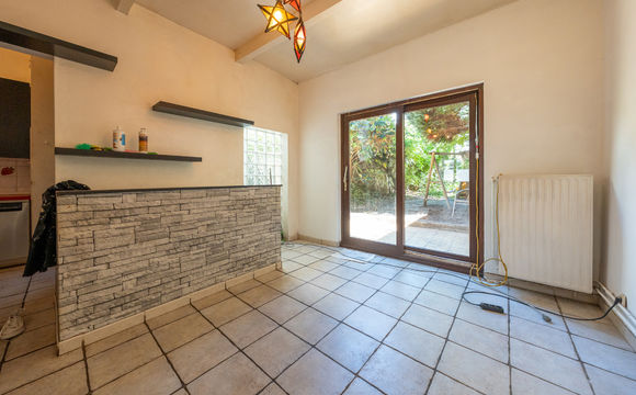 Ground floor with garden for sale in Ixelles