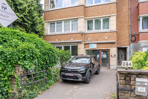 Immeuble mixte à vendre a Auderghem