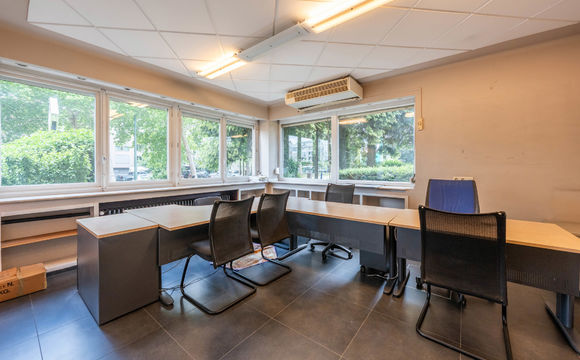 Immeuble mixte à vendre a Auderghem