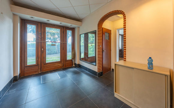 Immeuble mixte à vendre a Auderghem