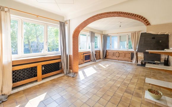 Immeuble mixte à vendre a Auderghem
