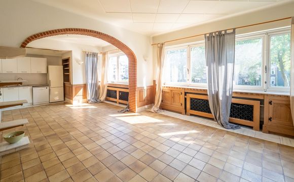 Immeuble mixte à vendre a Auderghem