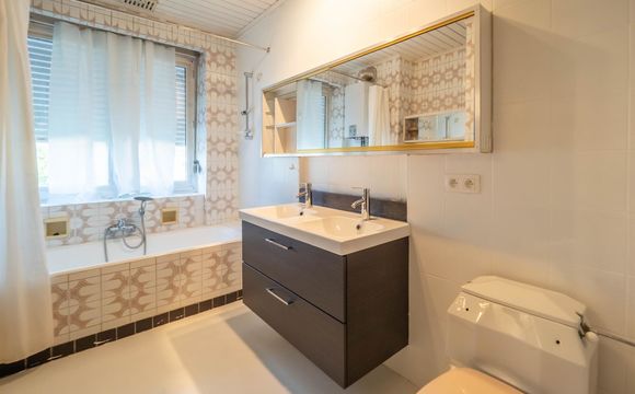 Immeuble mixte à vendre a Auderghem