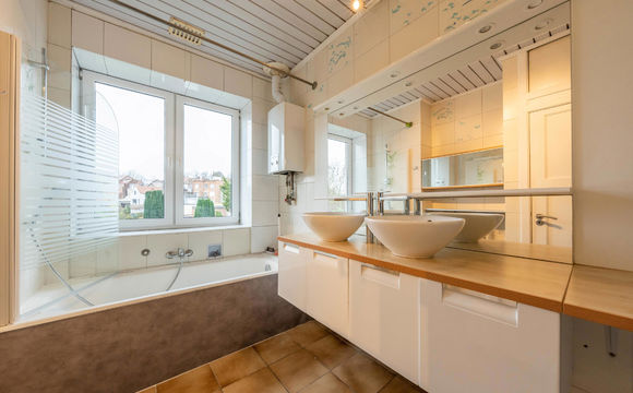Immeuble mixte à vendre a Auderghem