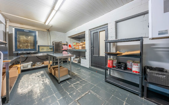 Individual shop for sale in Wezembeek-Oppem