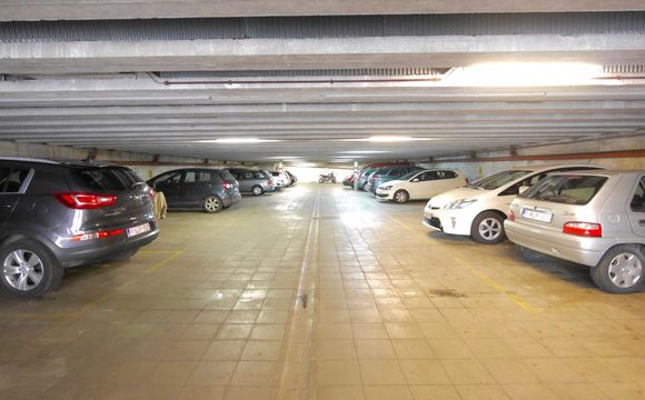 Inside parking for rent in Kraainem