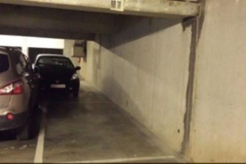 Inside parking for rent in Woluwe-Saint-Lambert