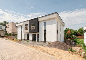 Semi-detached house for rent in Wezembeek-Oppem