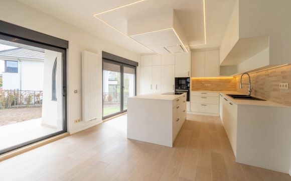 Villa for rent in Kraainem