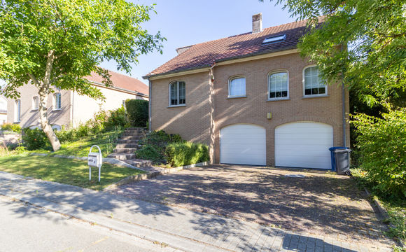 Villa for rent in Sterrebeek