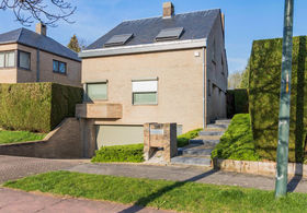 Villa for rent in Sterrebeek