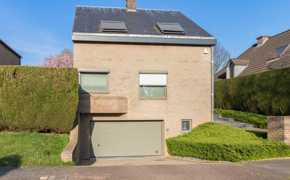Villa for rent in Sterrebeek