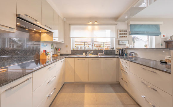 Villa for sale in Sterrebeek